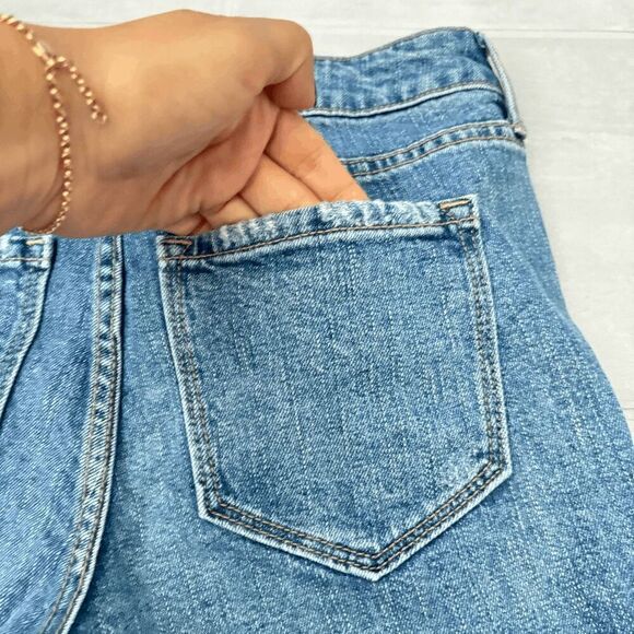 Mid-Rise Distressed Jean Bermuda Shorts 9 in Inseam Medium Wash Raw Hem Size 2 - Picture 3 of 8